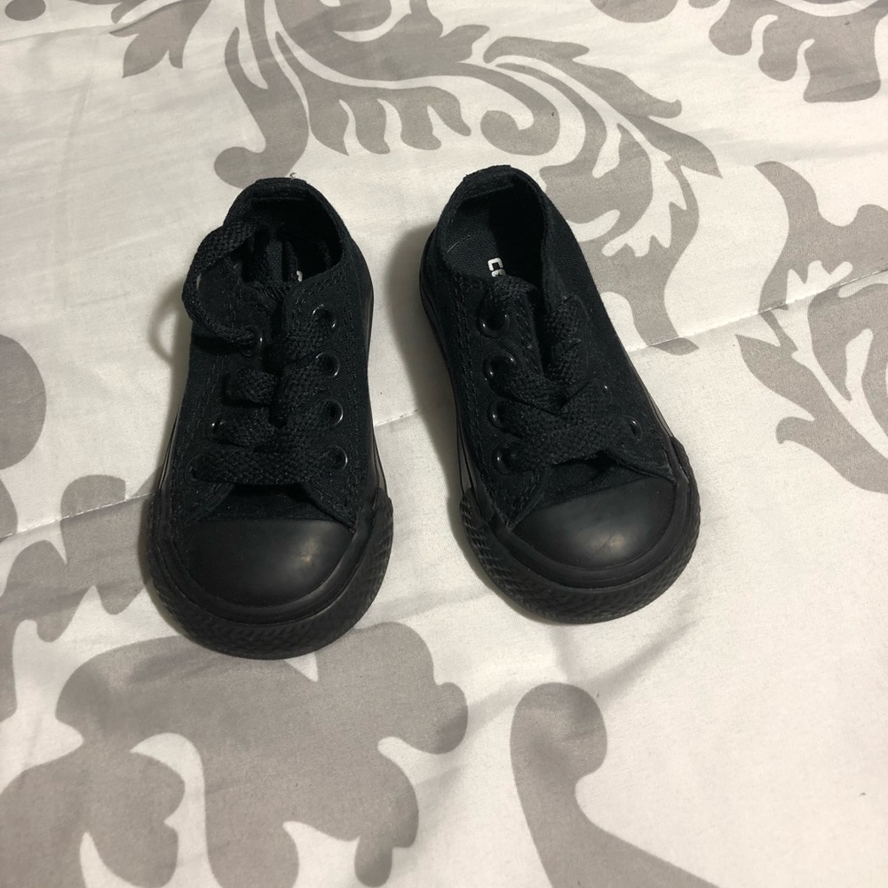⚫️ All black baby CONVERSE ⚫️